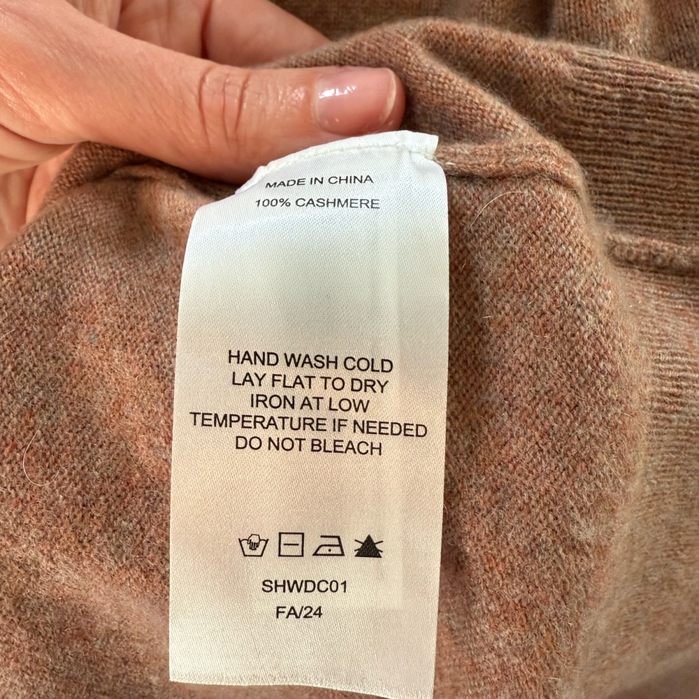 Quince Cashmere Crewneck Sweater - Size Medium | Discontinued color - Picture 5 of 5